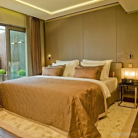 Hotel Lasagrada 5*