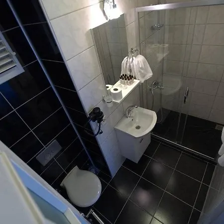 Hotel Nine 3*