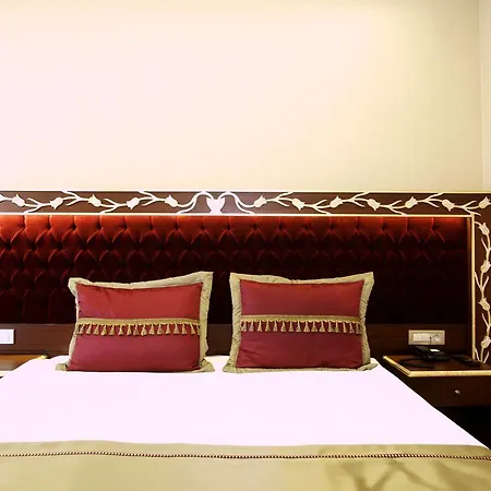 Hotel Mb Deluxe