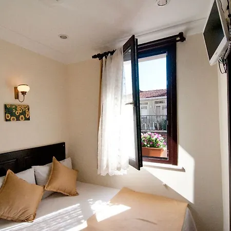 Sultans Hotel