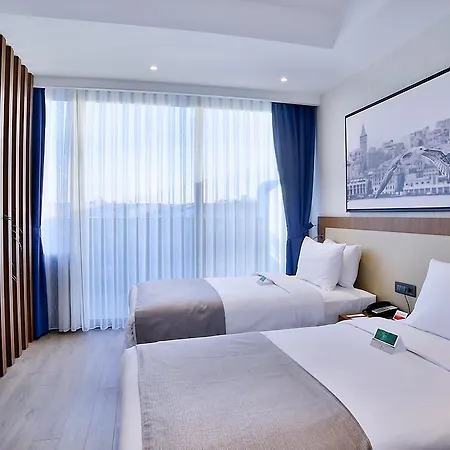 Ramada By Wyndham Old Hotel