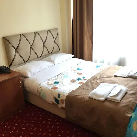Paris & Hotel 2*