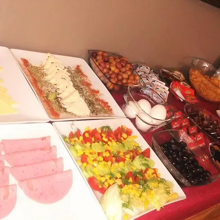 Aparthotel Almond Hill 2*