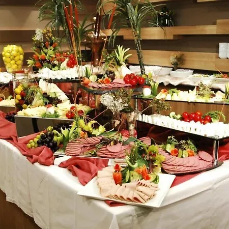 Carlton Hotel 4*
