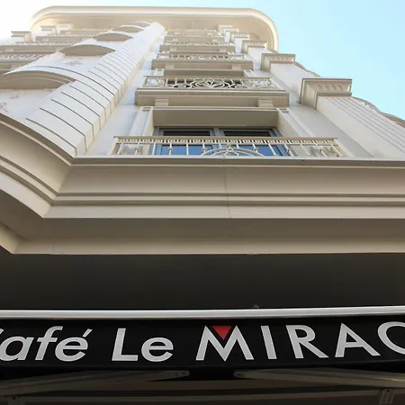 Le Mirage מלון