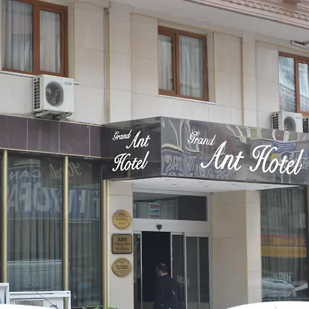 Grand Ant 3*