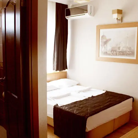 Agora Boutique & Bistro Hotel 3*
