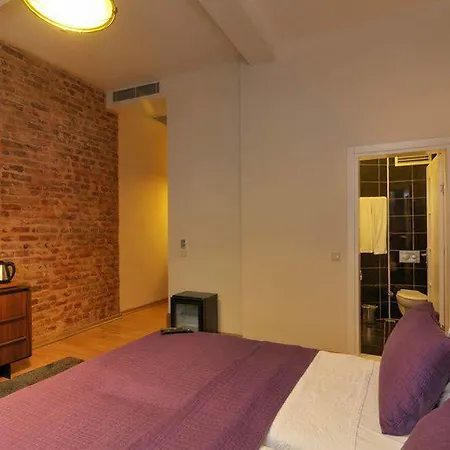 Nine Hotel 3*