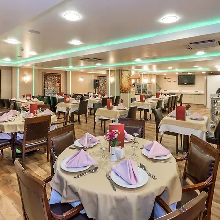 Zagreb 4*