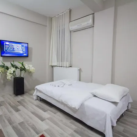 Aparthotel Carina 3*