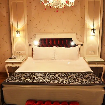 Amira Hotel