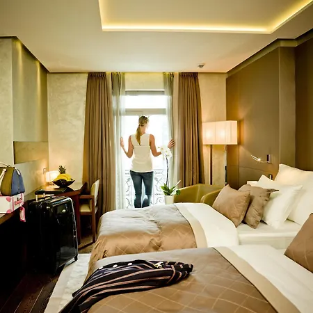Lasagrada Hotel