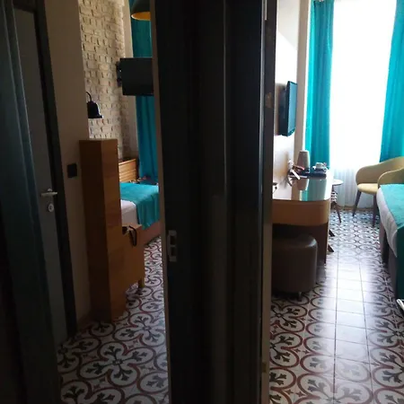 Hotel Pera Line 2*