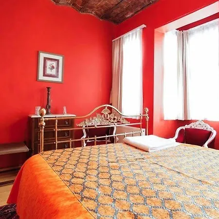 Apartment Akin House