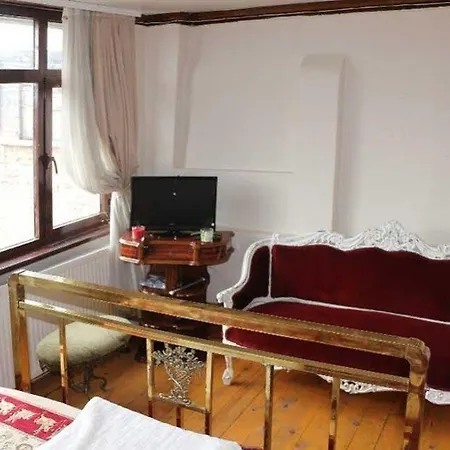 Apartment Akin House *