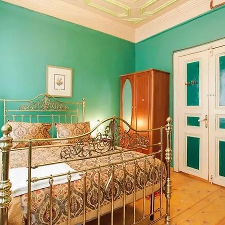 Akin House Apartment