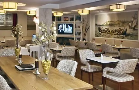 Amira Hotel