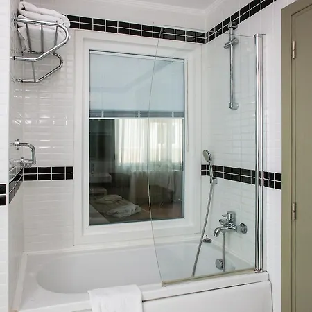 Hotellino Hotell 4*