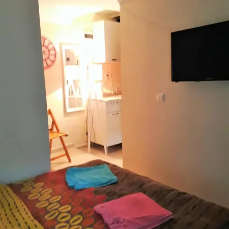 Economy hotel Loca