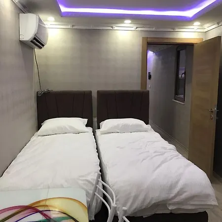 Lancelot Hotel
