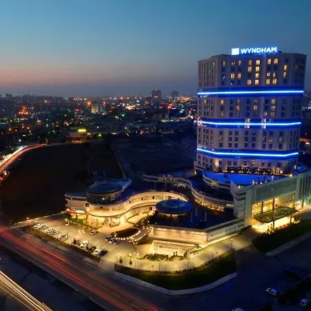 Wyndham Grand Europe 5*