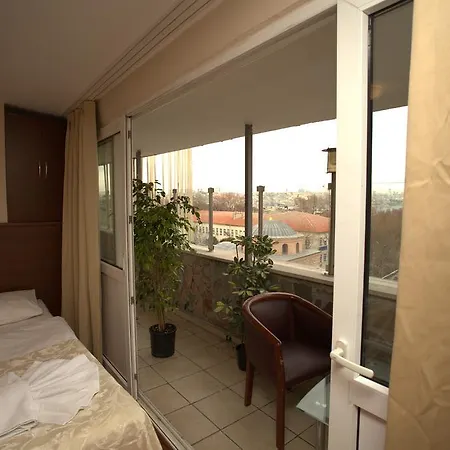 Aquarium Hotel 3*