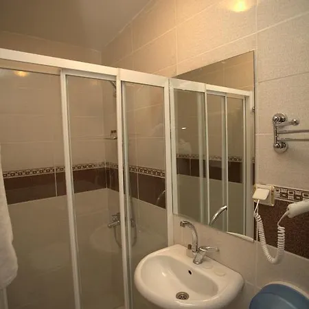 Aquarium Hotel 3*