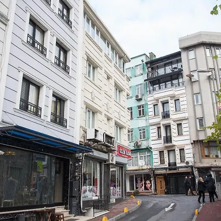 Apartmanhotel House 2*