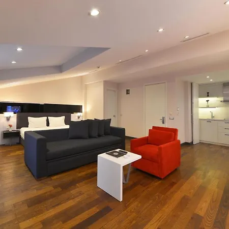 Hotel Nish & 3*