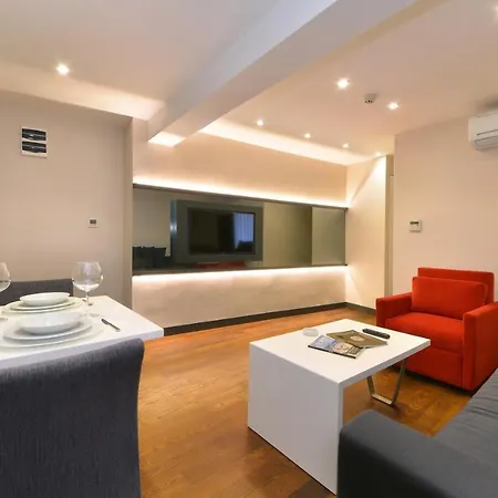 Hotel Nish &
