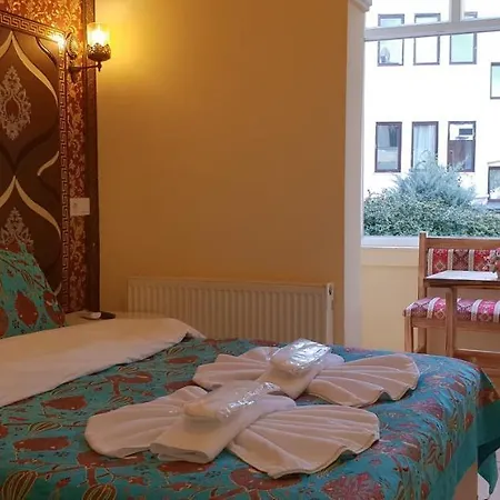 Bed & Breakfast Paris Garden
