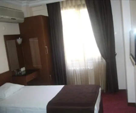 Lyon Hotel Stambuł