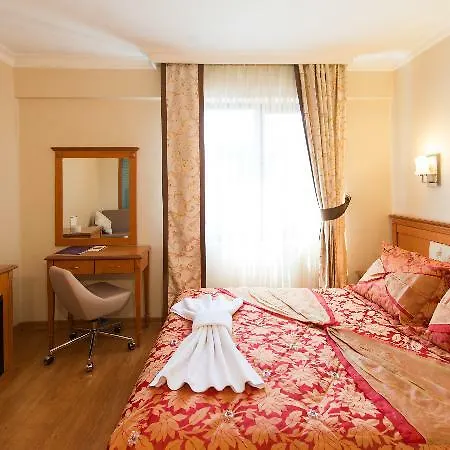 Prestige Old City 3*