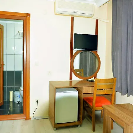Marina Hotel 2*