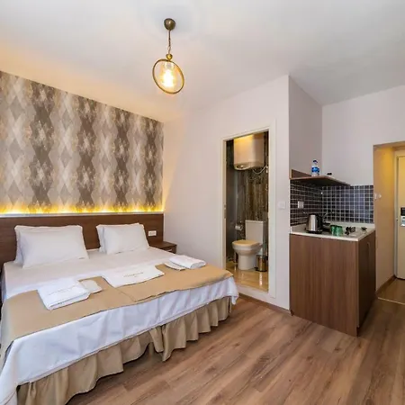 Pera Imperium Taksim Hotel 2*