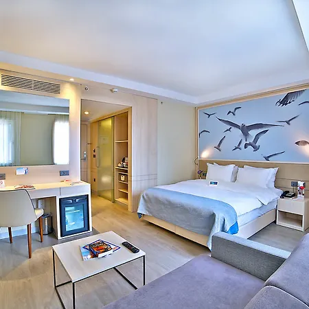 Hotel Ramada By Wyndham Old
