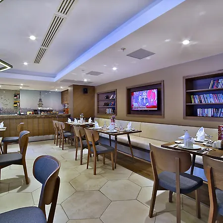 Ramada By Wyndham Old Hotel 4*