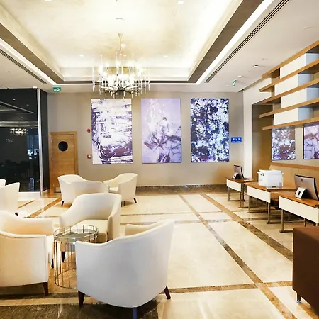 Hawthorn By Wyndham Airport Hotel 5*
