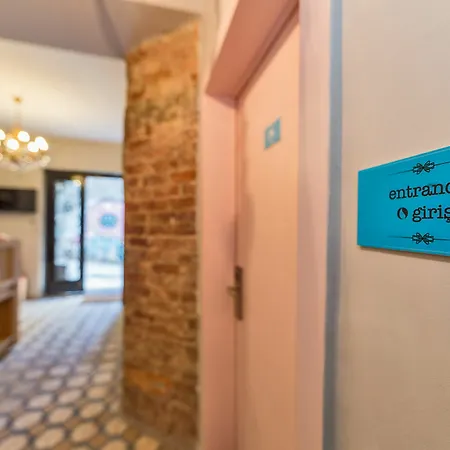 Hotel Cirrus Tomtom Istanbul