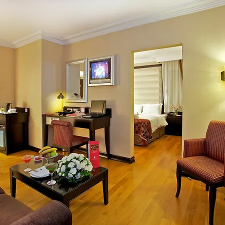 Ramada By Wyndham Old 4* Istanbul