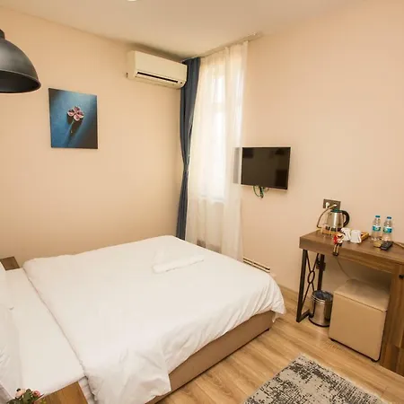 Corner Garden Hotel