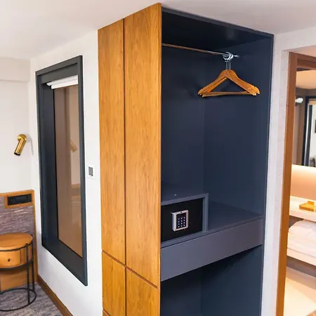 Otel Meg
