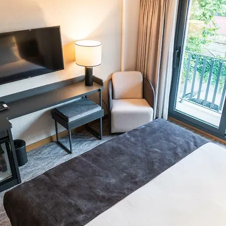 Otel Meg 2*