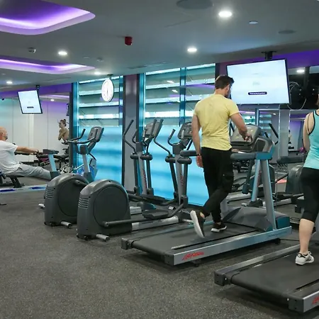 Yotel Airport, Entrance Hotel 2*