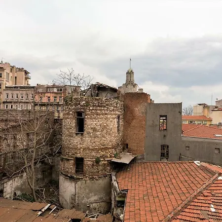 Galataist Apartment