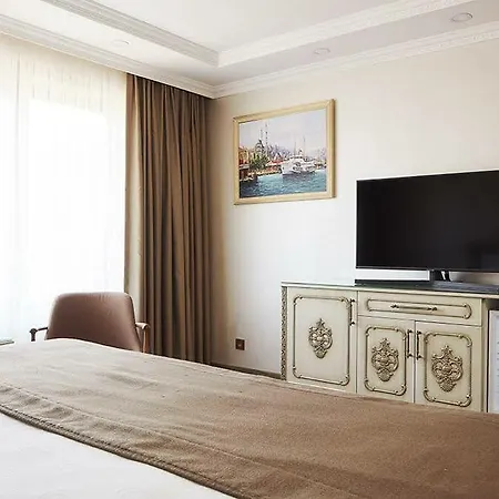 Hotel Almadina 3*
