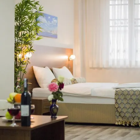 Carina Aparthotel 3*
