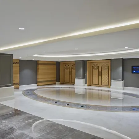 拉佐尼酒店 酒店