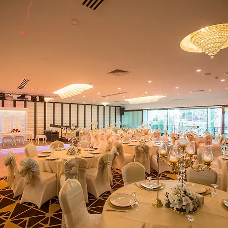 Ξενοδοχείο The Grand Mira Business 4*
