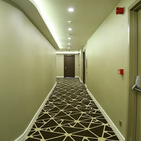 The Grand Mira Business 4*